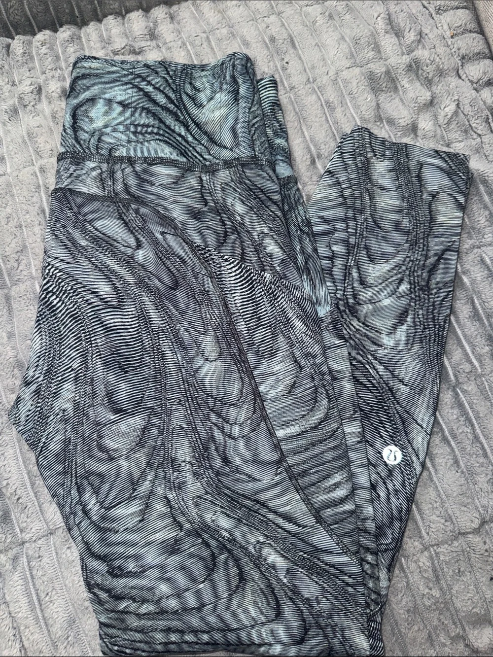 lululemon athletica Marble-Print Leggings in Gray and Black whit packets